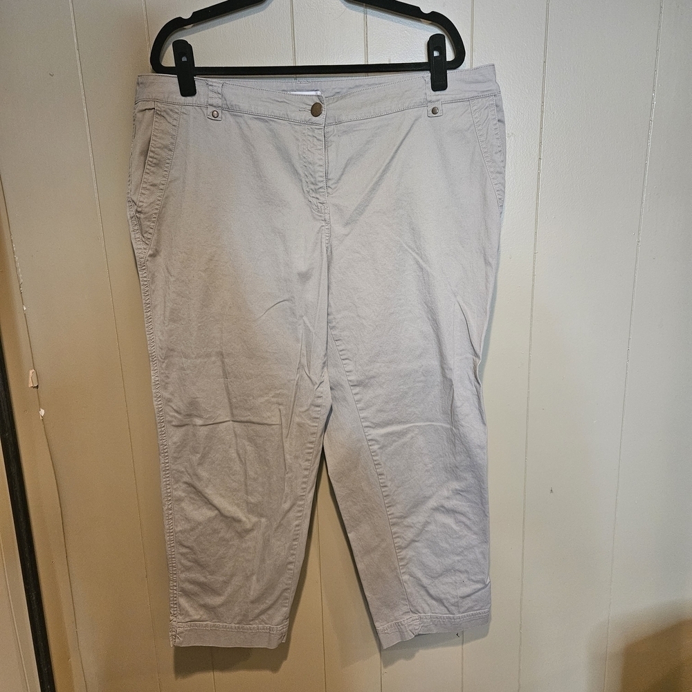 Avenue Khaki Stretch Cotton Capris, Size 16, Comfort Fit